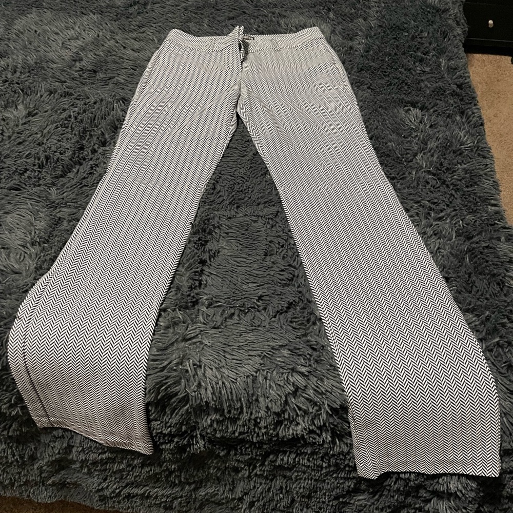 Size 2L editor slacks from express with a fun chevron pattern